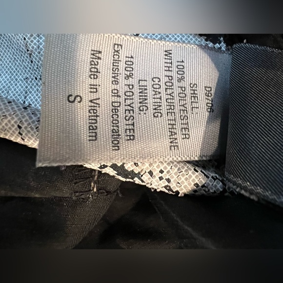 Champion Vintage Hooded Tech Hooded Jacket — Black - Picture 8 of 13